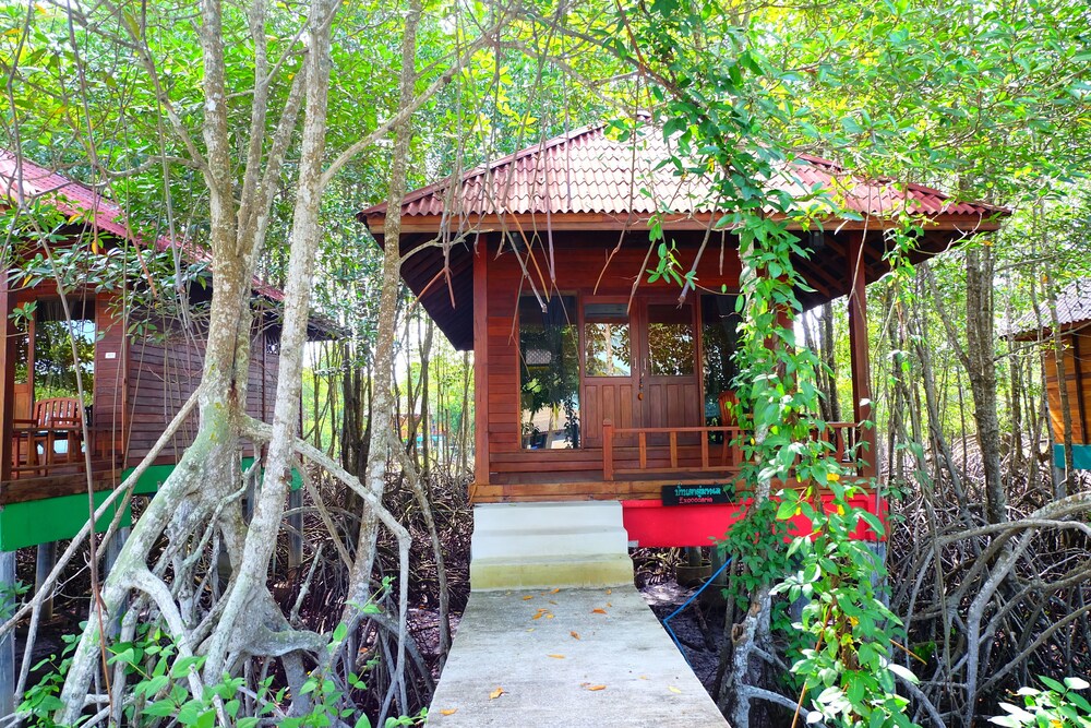 Lam Poh Beach Resort — Chaiya — photo 5