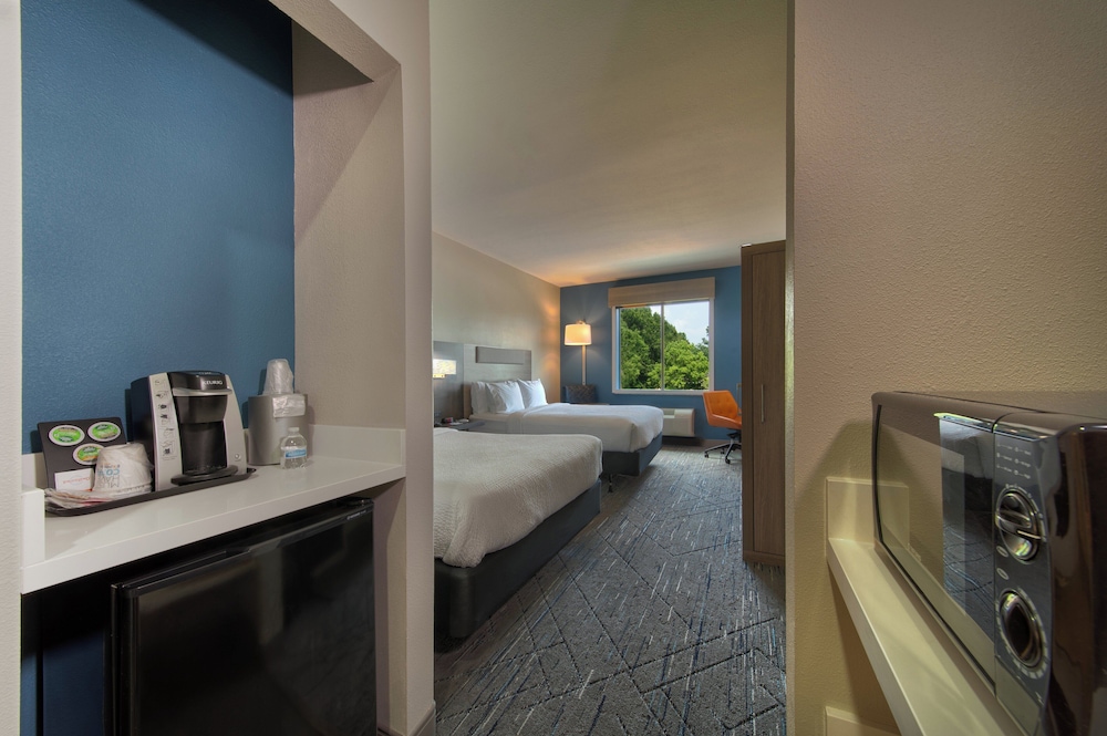 Holiday Inn Express Cleveland by IHG - photo 18