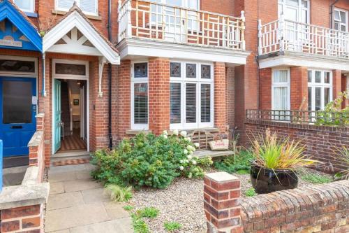 Small Seaview Villa Norfolk Cottage Agency — 4-Star Luxury Hotel in Sheringham, United Kingdom