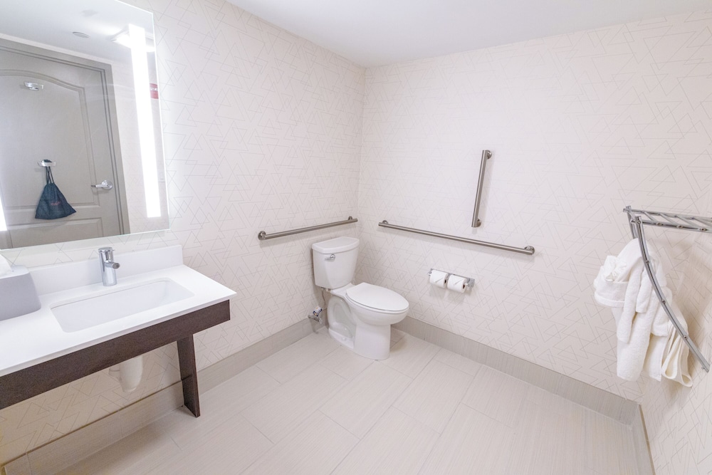 Holiday Inn Express Hotel of Neptune by IHG - photo 74