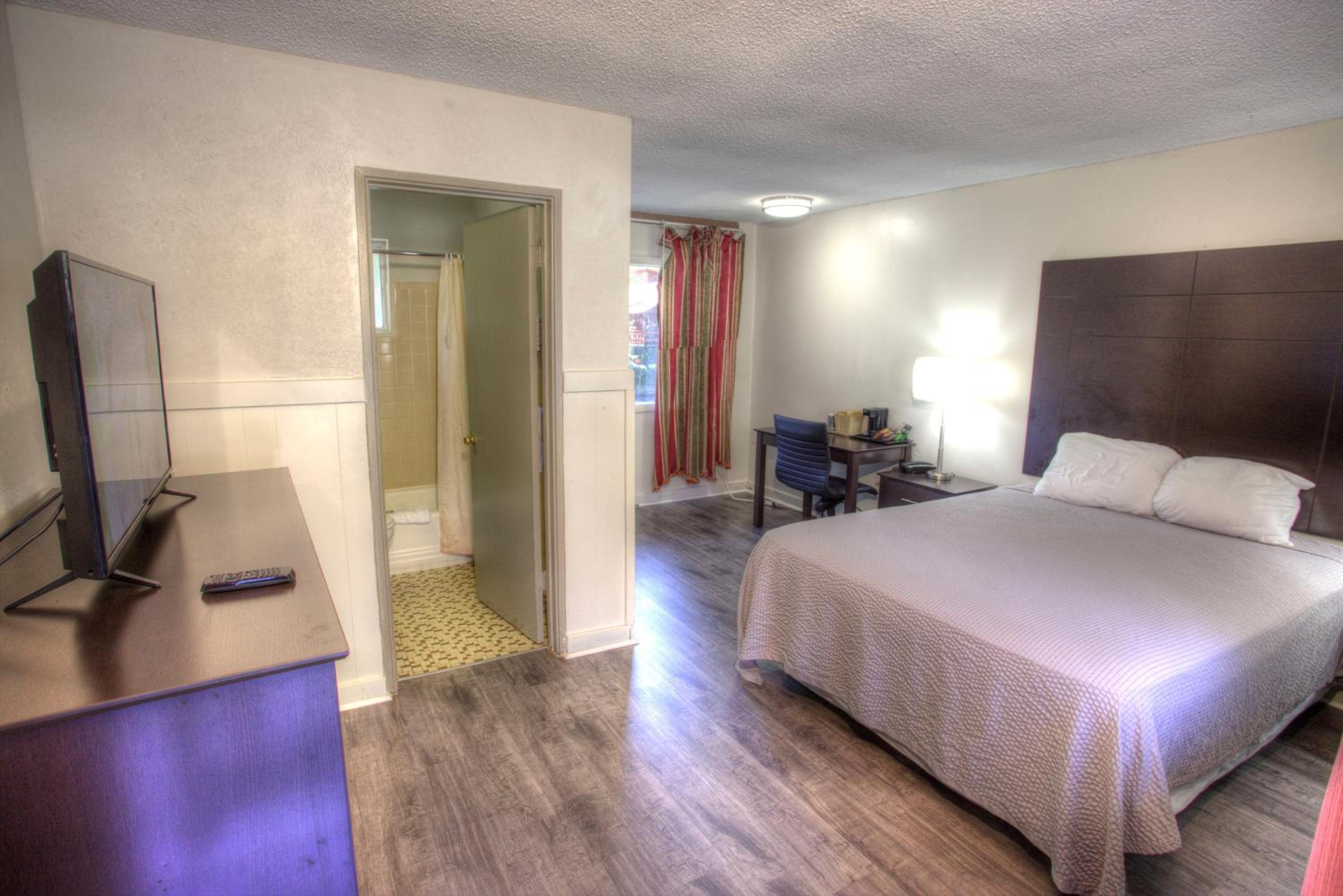 Hofbrau Riverfront Hotel - photo 7