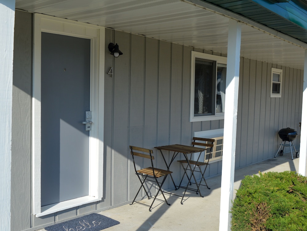 Coastal Suites Resort - photo 43