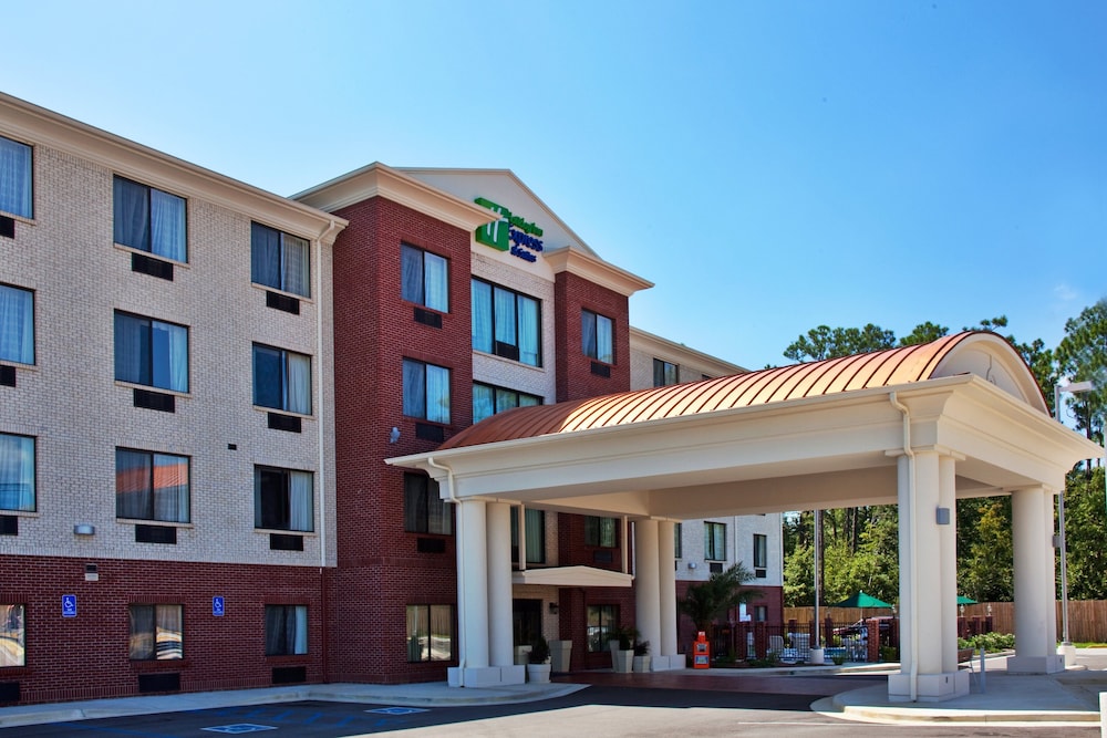 Holiday Inn Express & Suites Ocean Springs by IHG — hotel in Biloxi