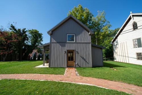 A newly built Tiny House in the center of Historic Kennett Square — 4-Star Luxury Hotel in Kennett Square, United States