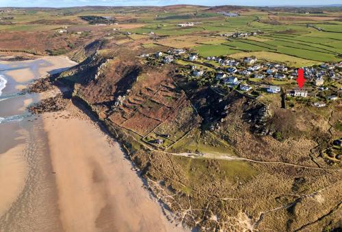 Finest Retreats Wolf Rock