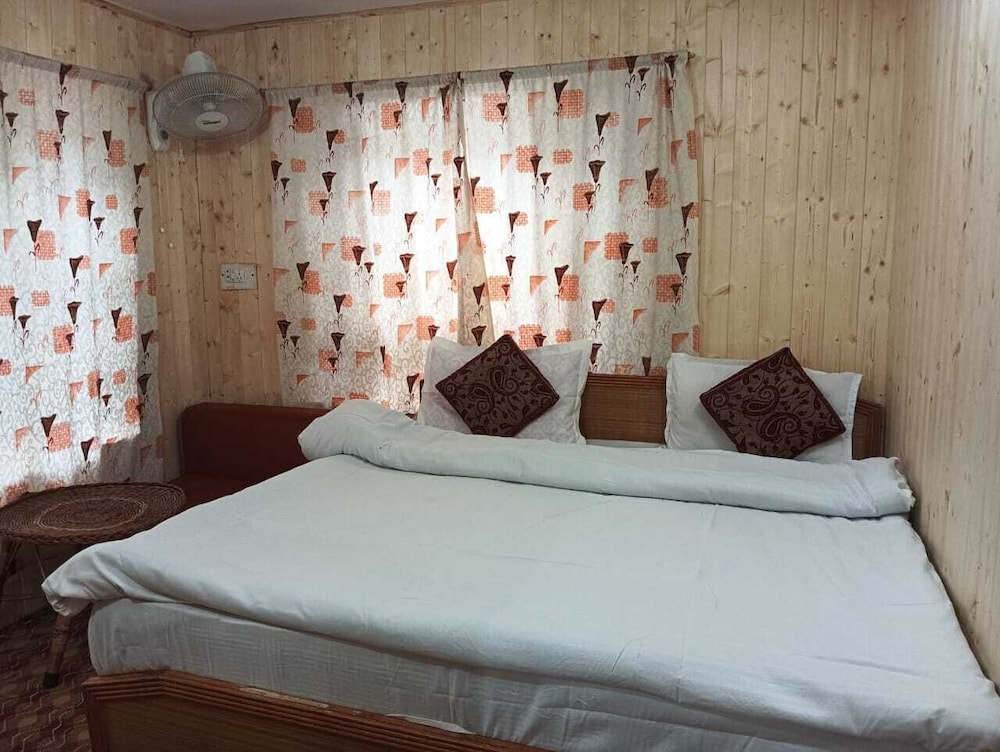 Hotel Bright Palace — hotel in Pahlgam