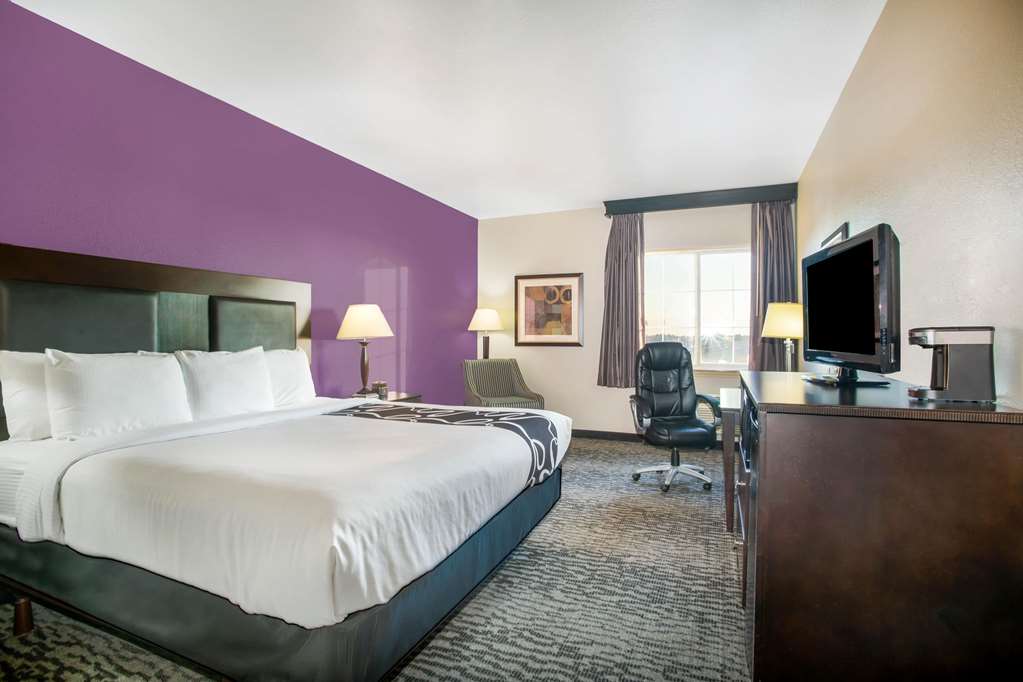 La Quinta Inn & Suites by Wyndham Kyle Austin South - photo 16