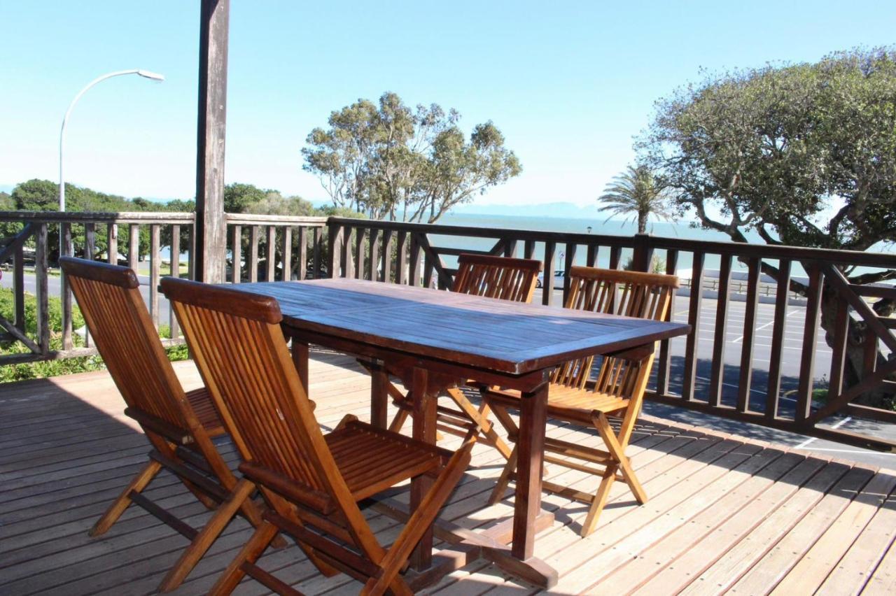 Sea and Mountain View Apartment — 4-Star Luxury Hotel in Cape Town, South Africa