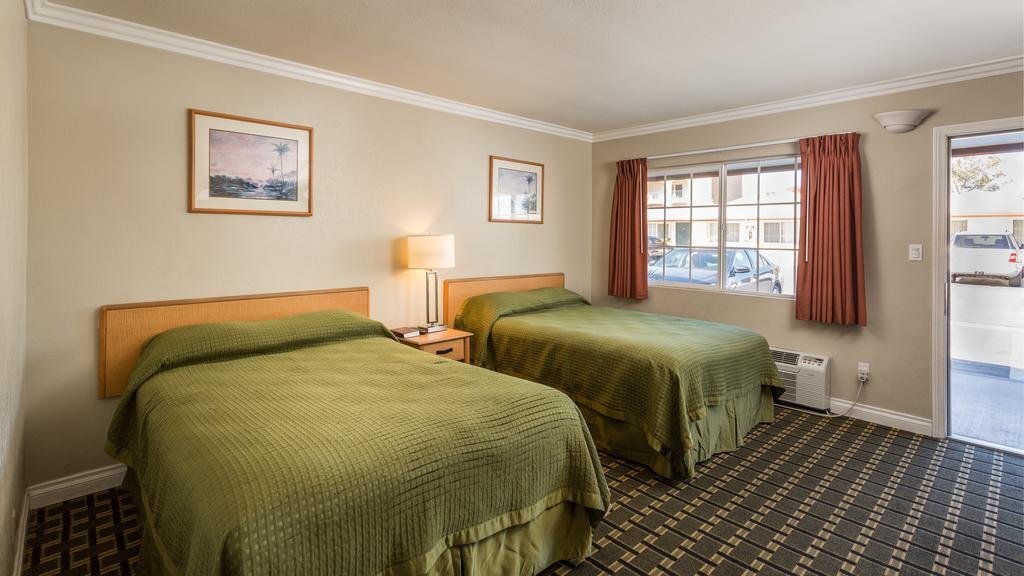 Harbor Motel - photo 4