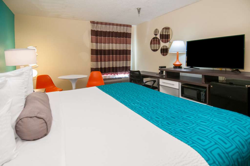 Howard Johnson by Wyndham Scott Lafayette - photo 11