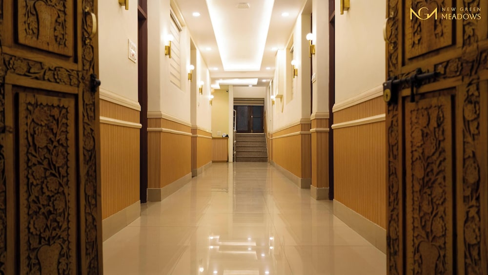 New green meadows - last minute hotel in Srinagar