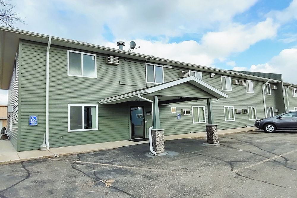 Love Hotels Staples By Oyo At Hwy 10 Mn - photo 34