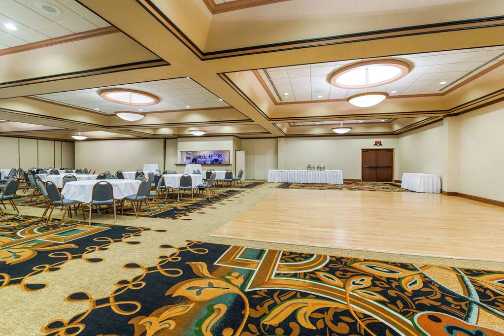 Clarion Hotel Convention Center - photo 56