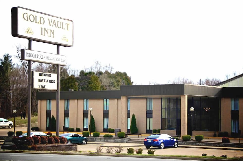 Gold Vault Inn - carbon neutral hotel in Radcliff