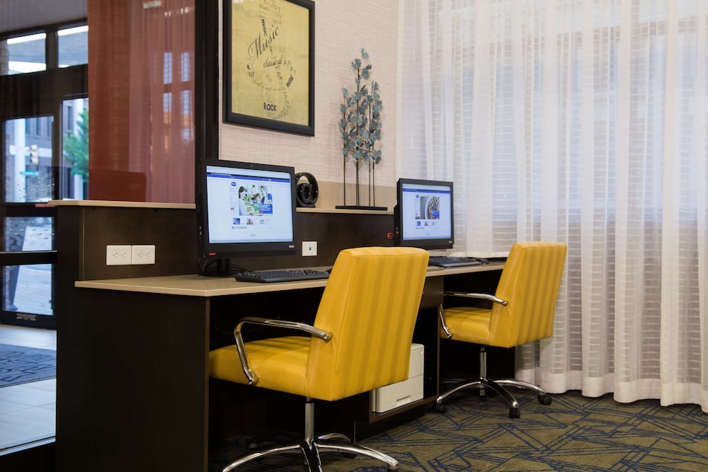 Hampton Inn & Suites Tulsa Downtown - photo 42