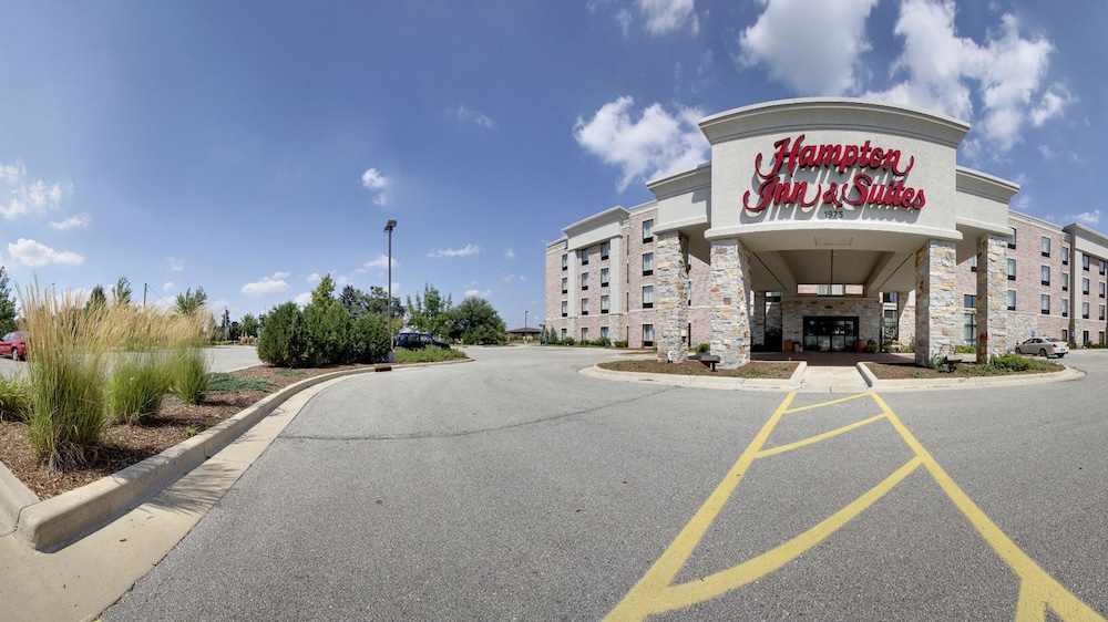 Hampton Inn & Suites West Bend - photo 40