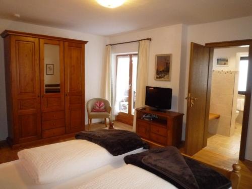 Gästehaus Johanna — 4-Star Luxury Hotel in Bad Wiessee, Germany