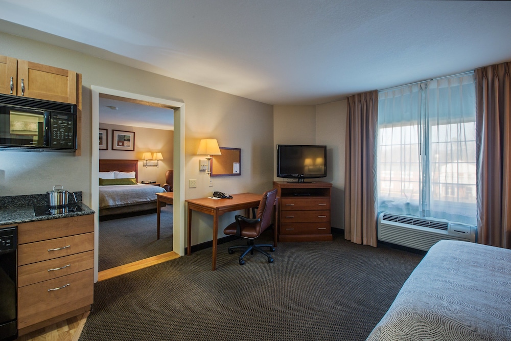 Candlewood Suites Windsor Locks Bradley Arpt an IHG Hotel - photo 3