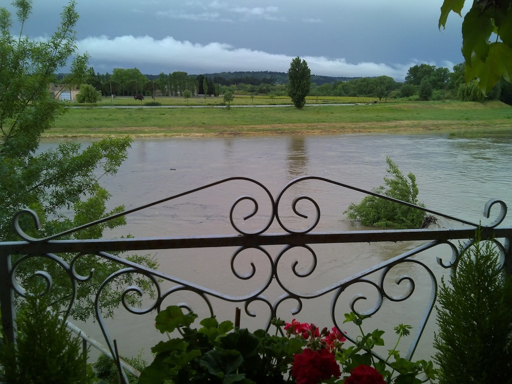 Riverside Home Cottage — 4-Star Luxury Hotel in Trebes, France