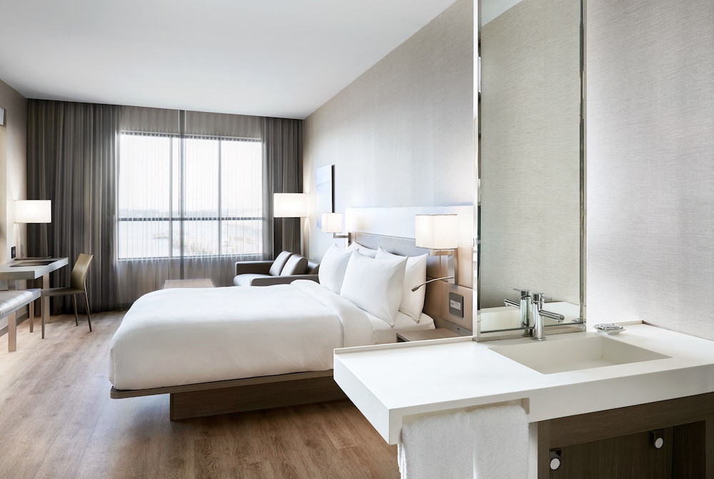 AC Hotel by Marriott Portland Downtown Waterfront ME - photo 4