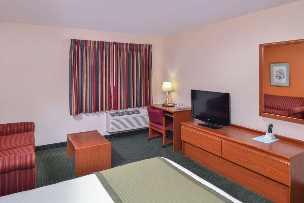 Travelodge Suites by Wyndham Newberg - photo 28