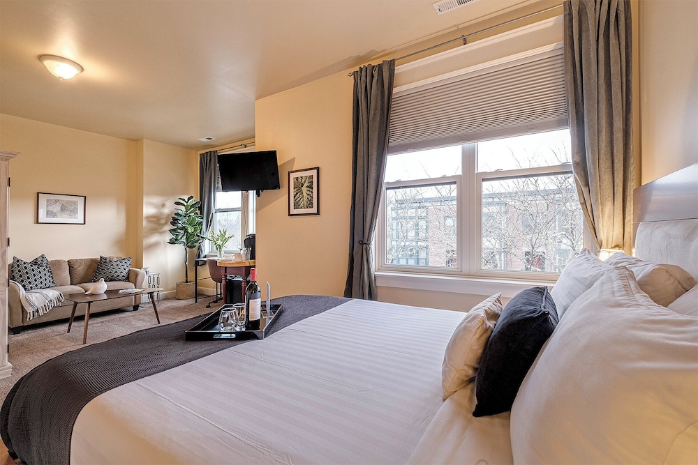 The Orenco Station Hotel - photo 17
