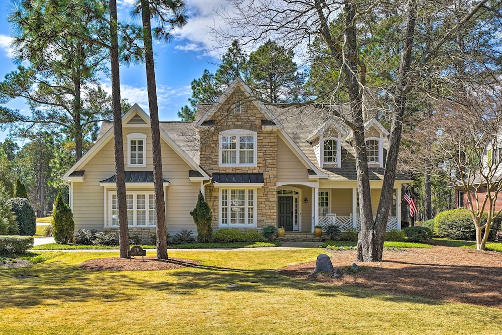 Golfers Dream Near Clubhouse Of Pcc No 6 — Pinehurst