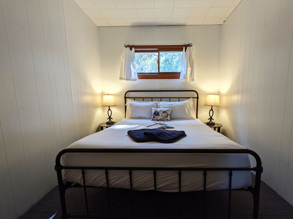 Coadys' Point of View Lake Resort - photo 11