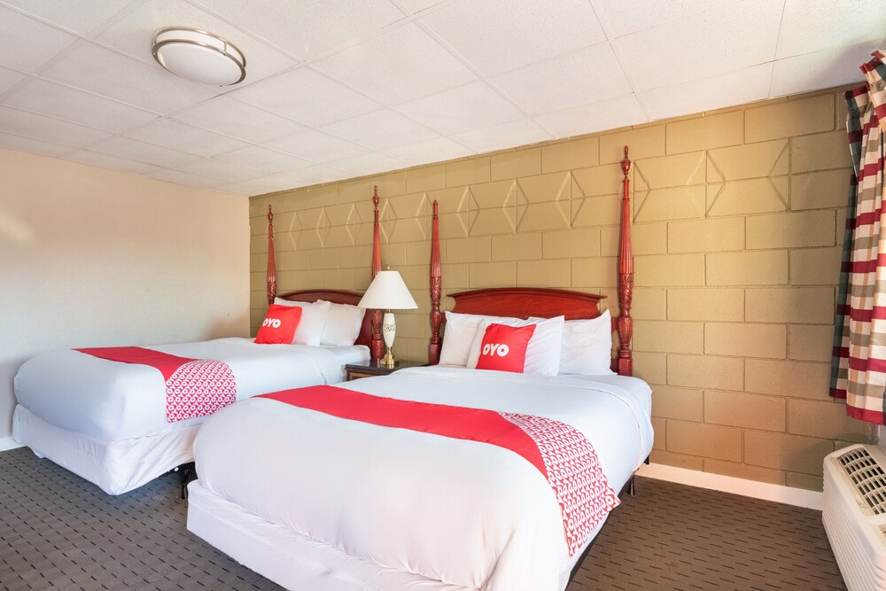 OYO Hotel Malden MA Broadway - photo 37