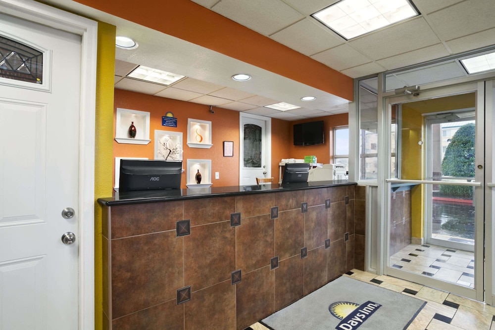 Days Inn by Wyndham Nashville Airport - photo 2