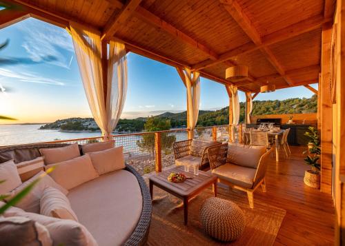 Venettus premium mobile home — 4-Star Luxury Hotel in Pakostane, Croatia