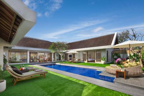 NEW Seminyak 8 Bedr 10 Bathr Villa on Best Location — 4-Star Luxury Hotel in Seminyak, Indonesia