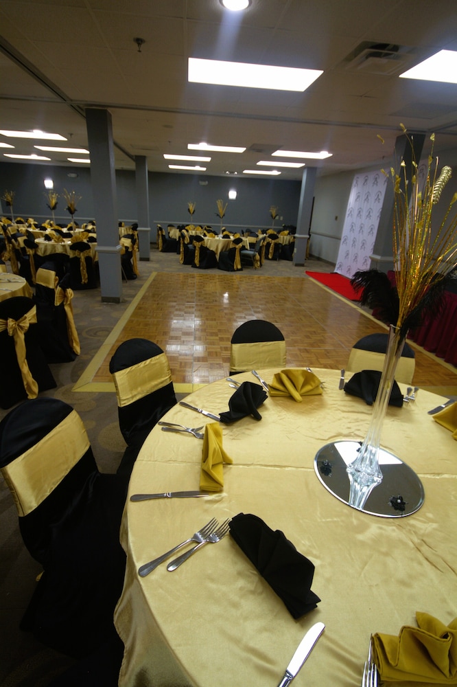 Atrium Hotel and Suites - photo 75