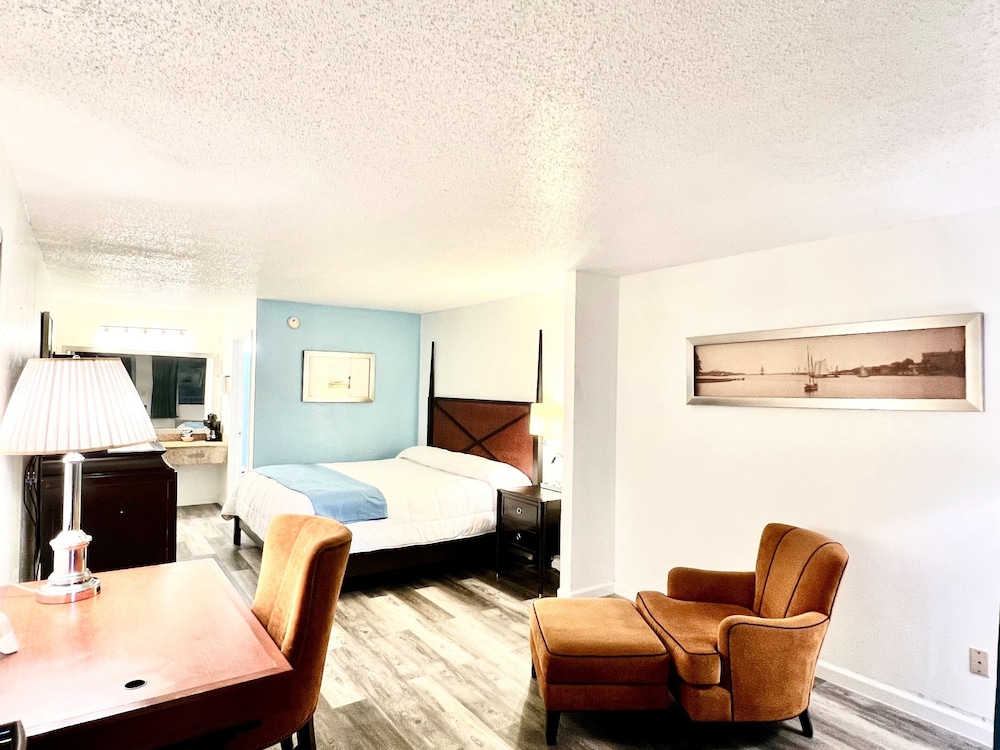 Bayou Inn & Suites - photo 12