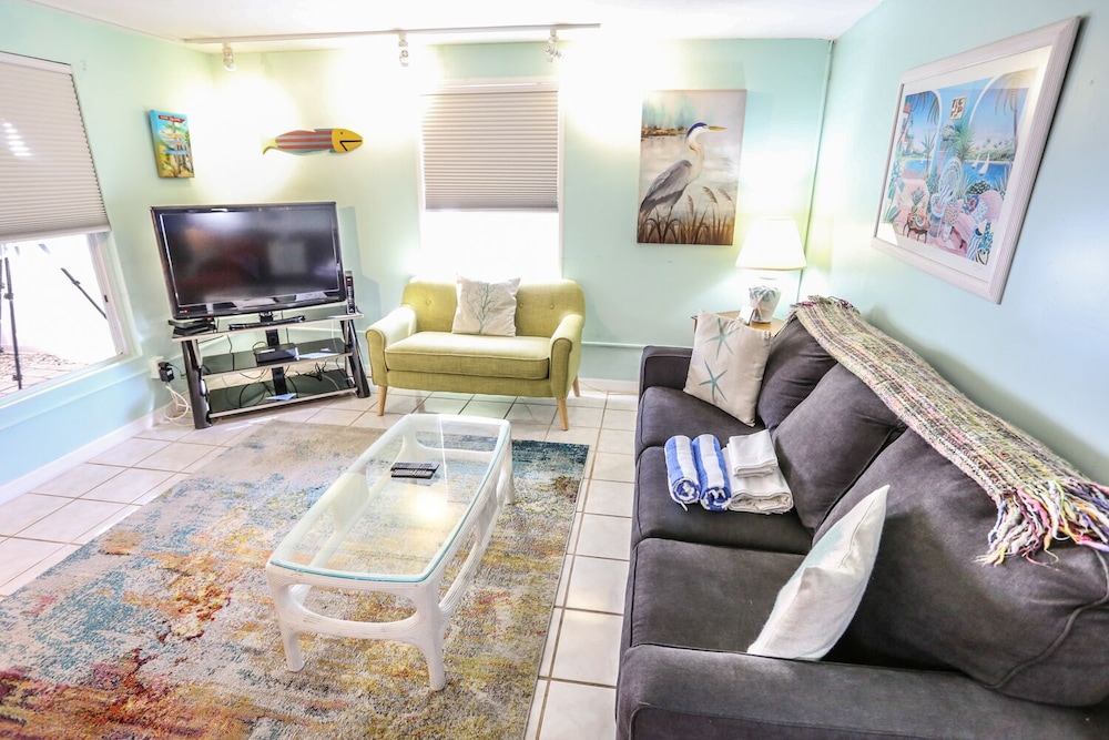 219 Delmar Sol Del Mar in Fort Myers Beach, United States