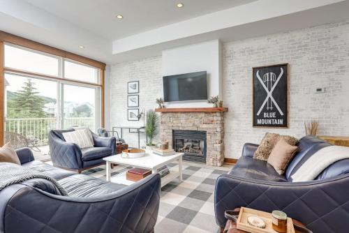 The Parker House Gorgeous Light and Spacious Chalet 86100 — 4-Star Luxury Hotel in Collingwood, Canada