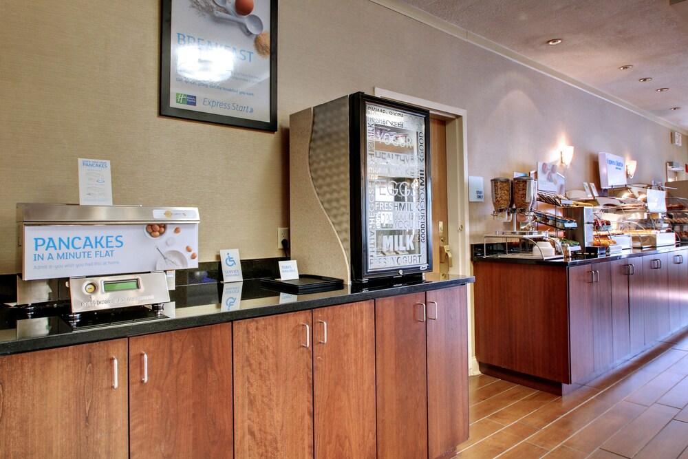 Holiday Inn Express Hotel & Suites Jacksonville South I 295 by IHG - photo 29