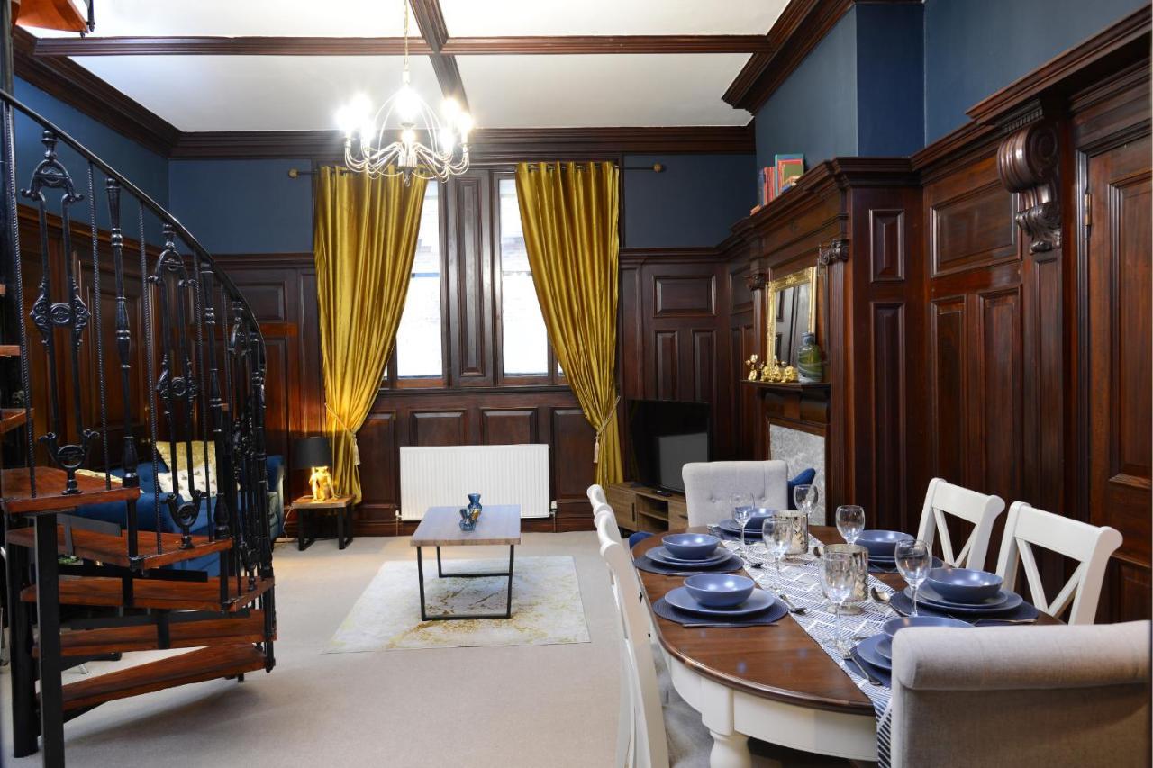 The Old Brewery Boardroom Winchester City Centre Unique Property Free Parking Sleeps 6 by XPlus Stays in Winchester, United Kingdom