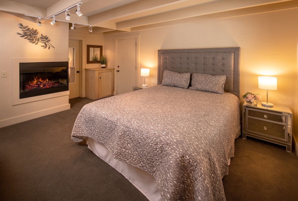 Carmel Country Inn - photo 16