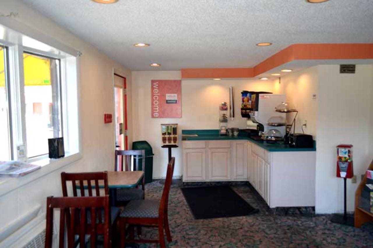 Enfield Inn - photo 9