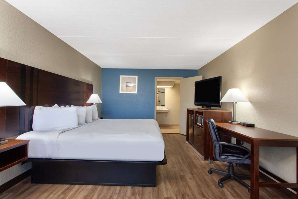 Travelodge by Wyndham Deltona - photo 24
