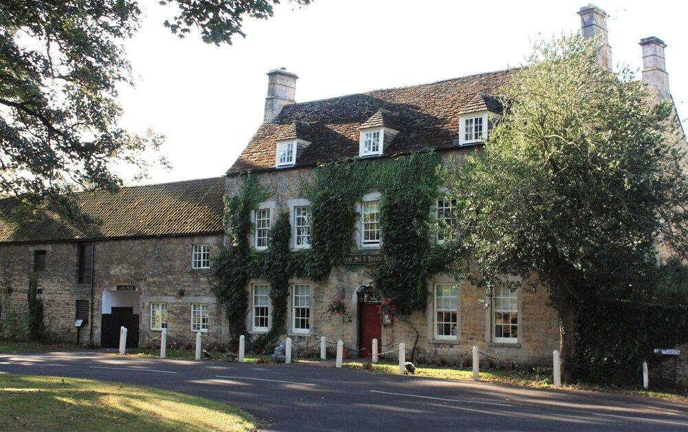 Fox and Hounds - last minute hotel in Oakham