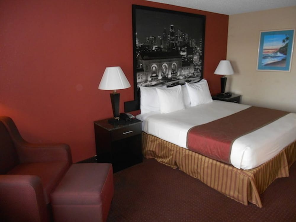 AmeriStay Inn - photo 6