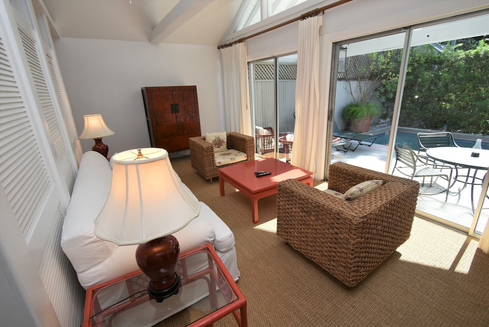 Simonton Court Historic Inn & Cottages - photo 126