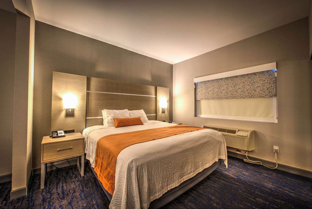 Best Western Plus Media Center Inn & Suites - photo 29