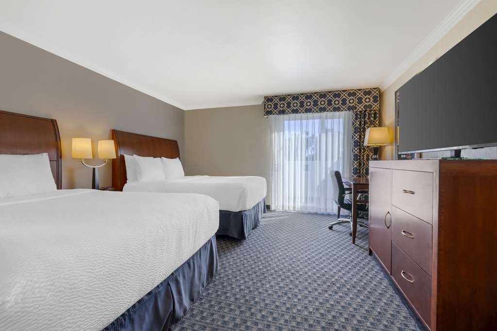 Best Western Plus Marina Shores Hotel - photo 50