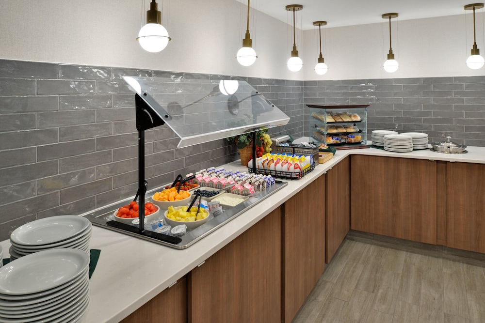 Holiday Inn Hotel & Suites Overland Park Convention Center - photo 46