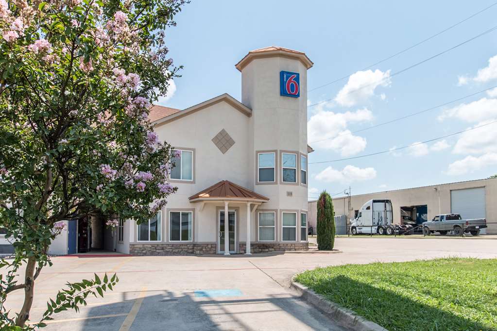 Motel6 Hutchins TX - photo 6