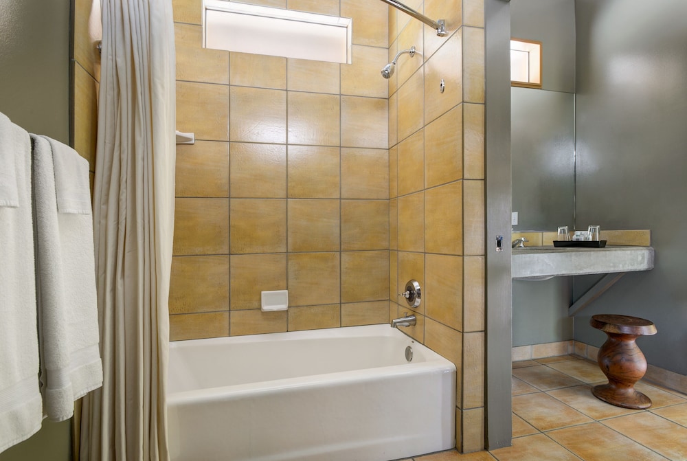 Desert Pearl Inn - photo 16
