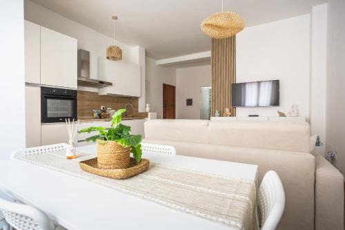 Good Vibes beach apartment — 4-Star Luxury Hotel in Lido Di Ostia, Italy